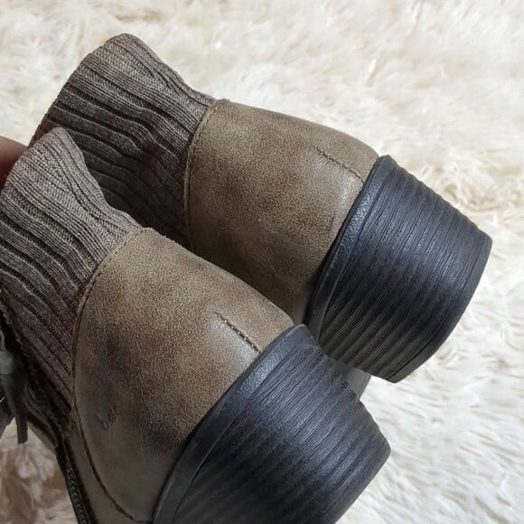 Born Concepts BOC sz 9 Bendell Sweater Cuff ankle boots tan - Picture 7 of 8